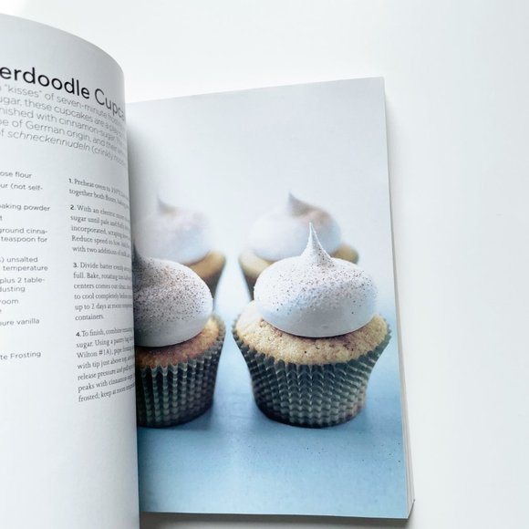 😋3 for $20 All Cookbooks😋Martha Stewart Cupcake Cookbook - Picture 5 of 6